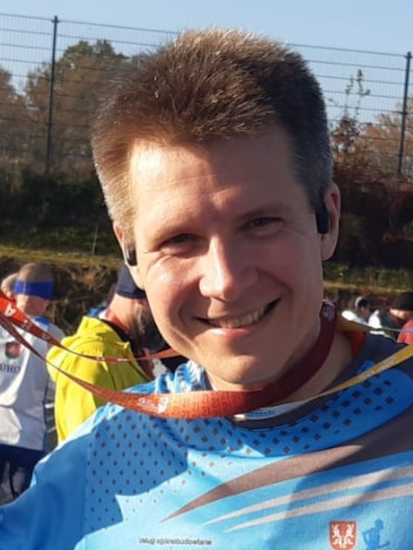 Szymon Kalinowski - Instruktor lekkoatletyki; koordynacja administracyjna i techniczna klubu